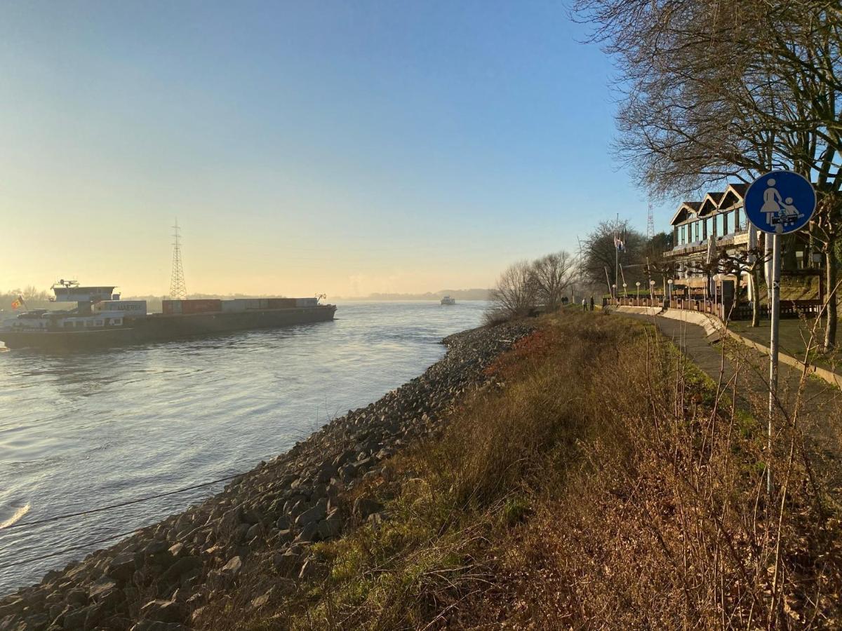 Wohnen Direkt An Der Rheinpromenade Mit Whirlpool Und Sauna Gotterswickerhamm Esterno foto